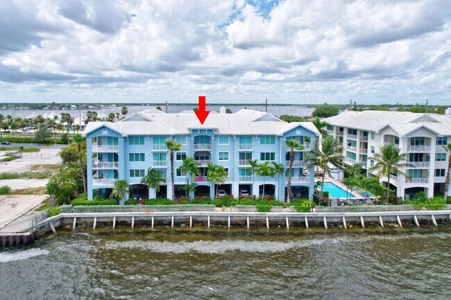 Building Photo - 215 NW Flagler Ave