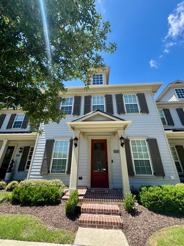 Foto principal - 7523 Tiffany Dr