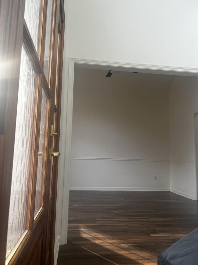 Foto del edificio - 515 Bally Claire Ln