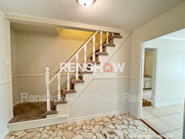 Building Photo - 8488 Chesterfield Dr