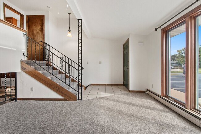 Foto del edificio - 2400 Canter Ln