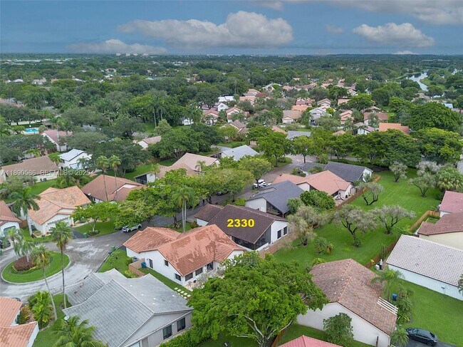 Foto del edificio - 2330 Dover