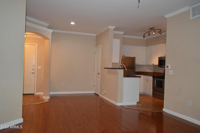 Foto del edificio - 1701 E Colter St