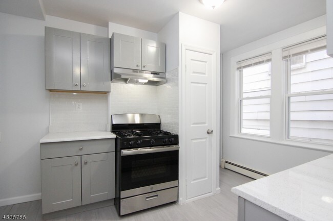 Building Photo - 279 Belmont Ave