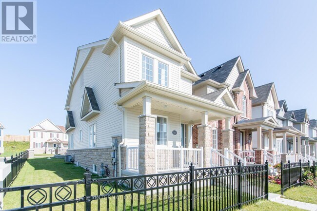 Photo du bâtiment - 180 McBride Ave