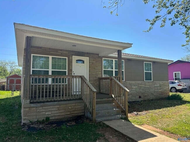 Foto del edificio - 3111 Hale Dr SW