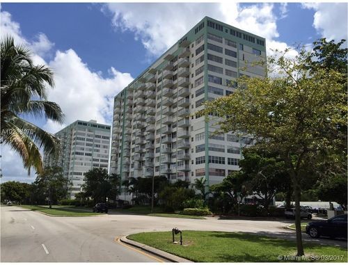 Building Photo - 2100 Sans Souci Blvd