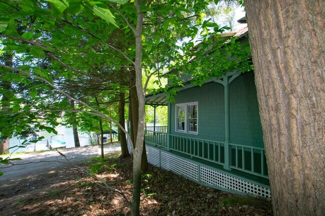 Building Photo - 11 Sawmill Rd