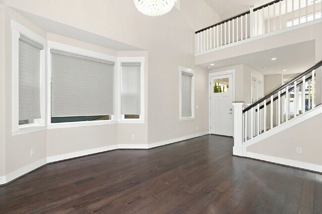 Building Photo - **Beautiful Sammamish Home in Desirable Canterbury Park**- AVAILABLE NOW FOR RENT!!
