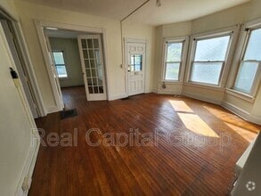 Building Photo - 76 Crandall St