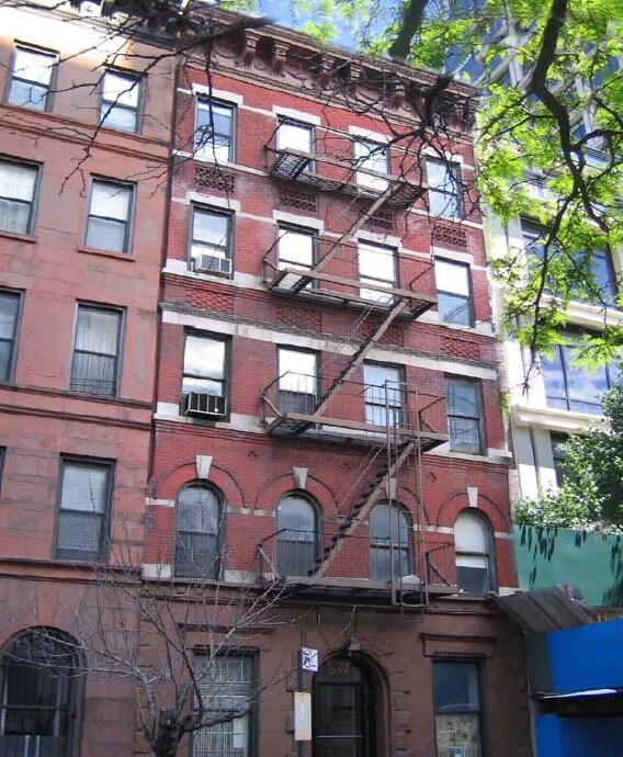 Primary Photo - 539 E 87th St