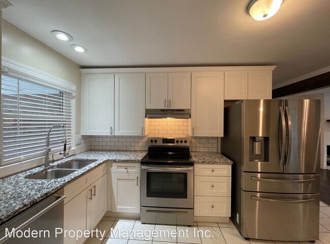Building Photo - 4 br, 2.5 bath House - 464 Rookwood Parkway