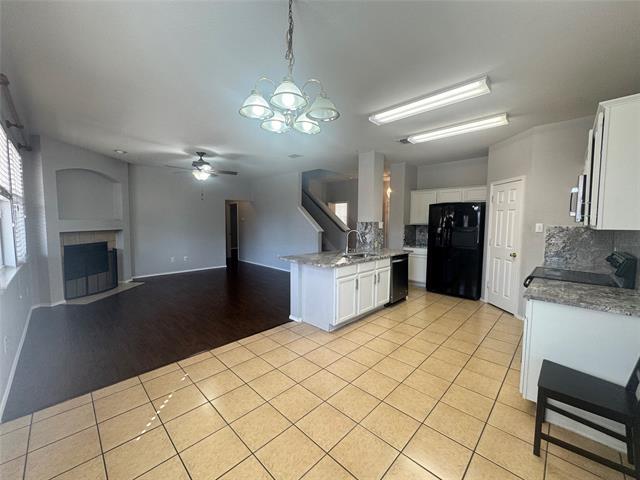 Building Photo - 1705 River Oaks Dr