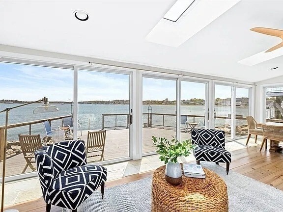 Foto del edificio - 30 Lighthouse Rd