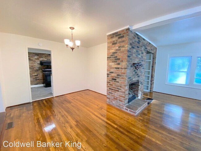 Building Photo - 2 br, 1.5 bath House - 155 A Longview Drive