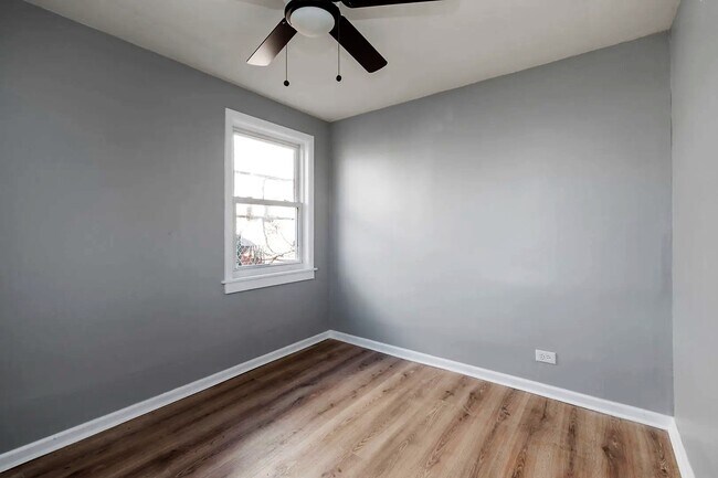 Foto del edificio - 13437 S Green Bay Ave