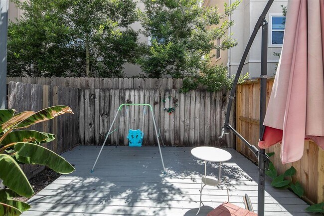 Foto del edificio - 5014 Glenmont Dr