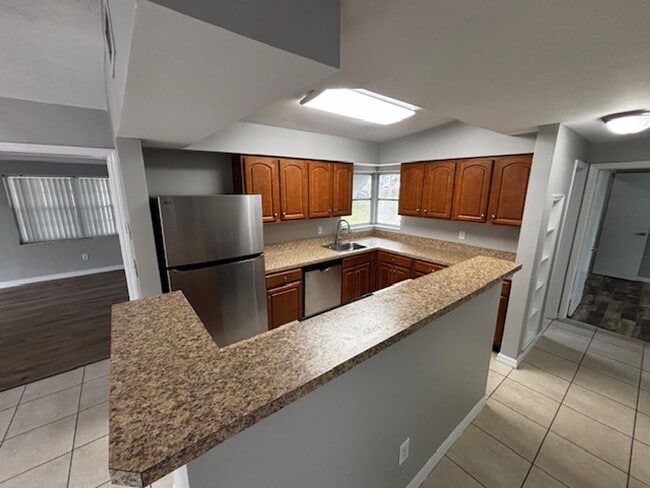 Foto del edificio - 2 or could be 3 bedroom -1 bath home in Deltona