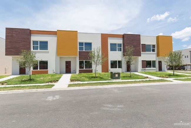 Building Photo - 2312 Harmony Ln