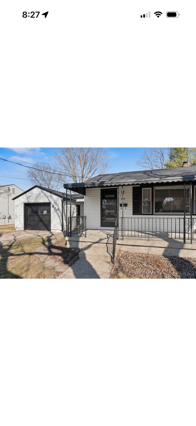 Building Photo - 810 Shady Ln