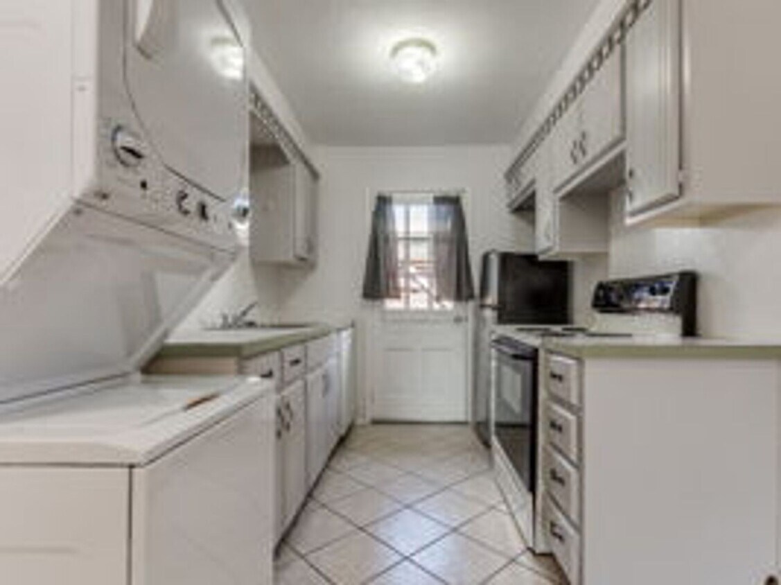 Foto principal - 2 bed/ 1 bath condo in Bethany