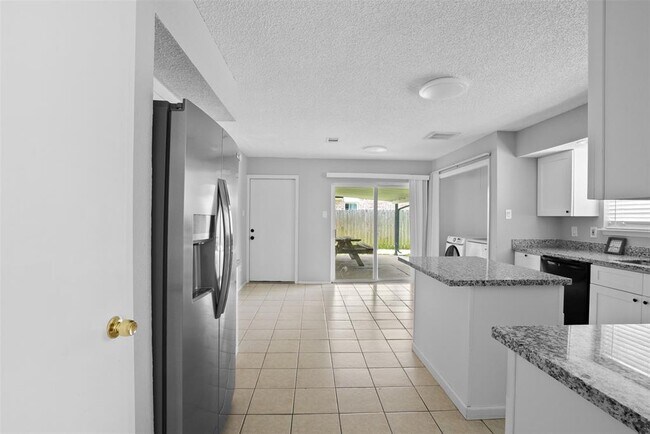 Foto del edificio - 4707 Cairnsean St
