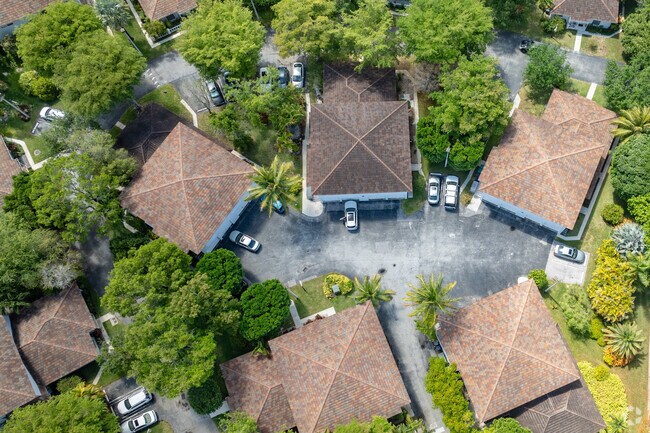 Foto del edificio - Camino Circle