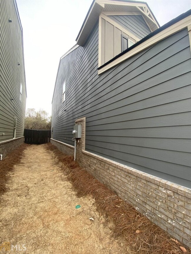 Building Photo - 5024 Pioneer Pkwy