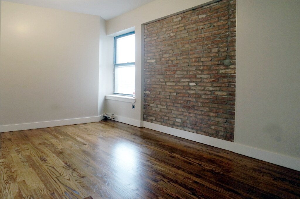 Primary Photo - 366 S 5th St