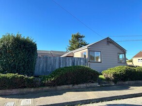 Building Photo - 3852 G St