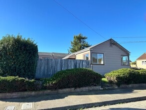 Building Photo - 3852 G St