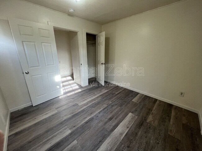 Foto del edificio - 1919 H St