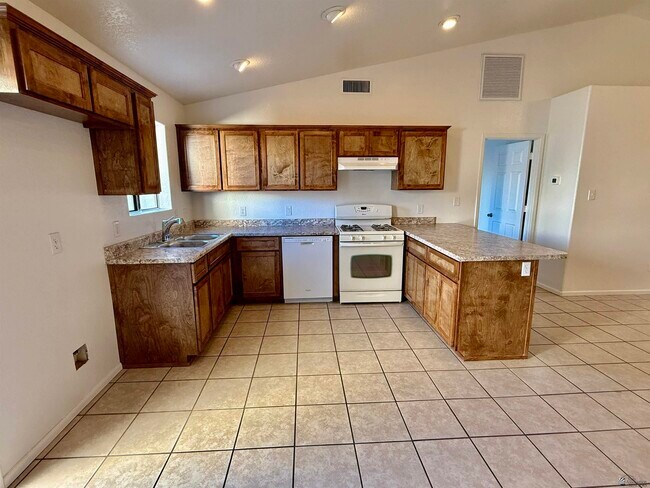 Foto del edificio - 2776 S Ave 2 1/2 E