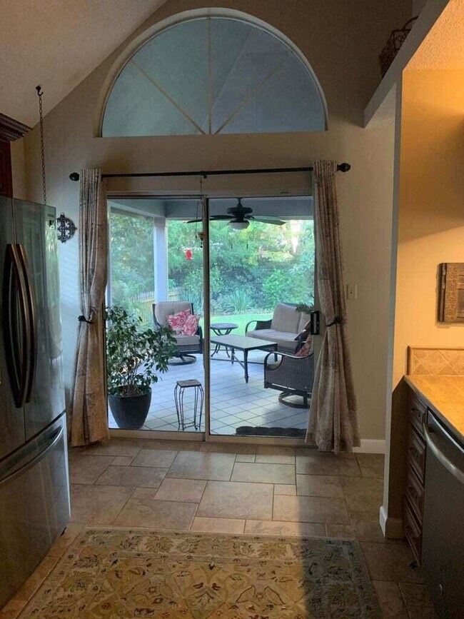 Foto del edificio - 811 Fairway Lakes Dr