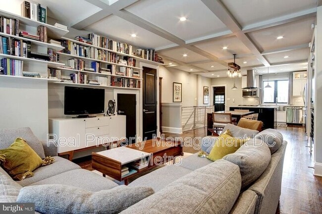 Foto del edificio - 715 Florida Ave NE