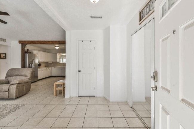 Foto del edificio - 606 Pine Bough Ln