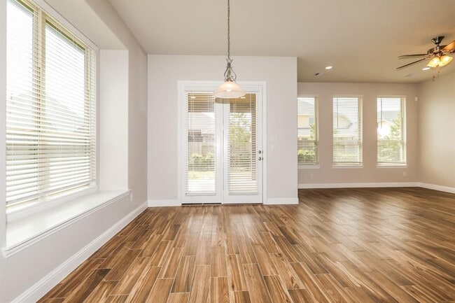 Building Photo - 10062 Black Maple Dr