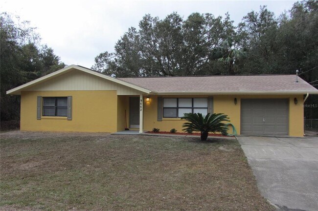 Building Photo - 9662 W Green Ln