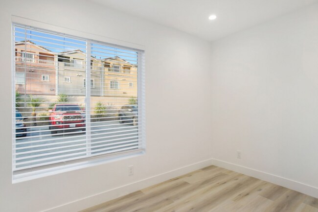 Foto del edificio - 8101 Larson Ave