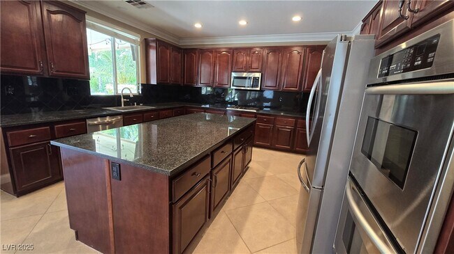 Foto del edificio - 5536 Breecher Ave