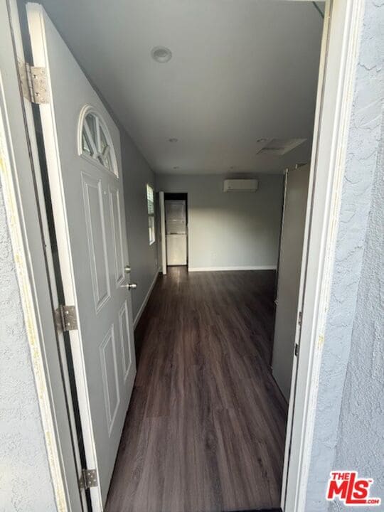 Building Photo - 6211 Anastasia Ave