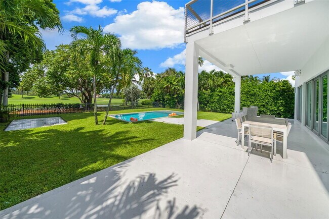 Foto del edificio - 6050 La Gorce Dr