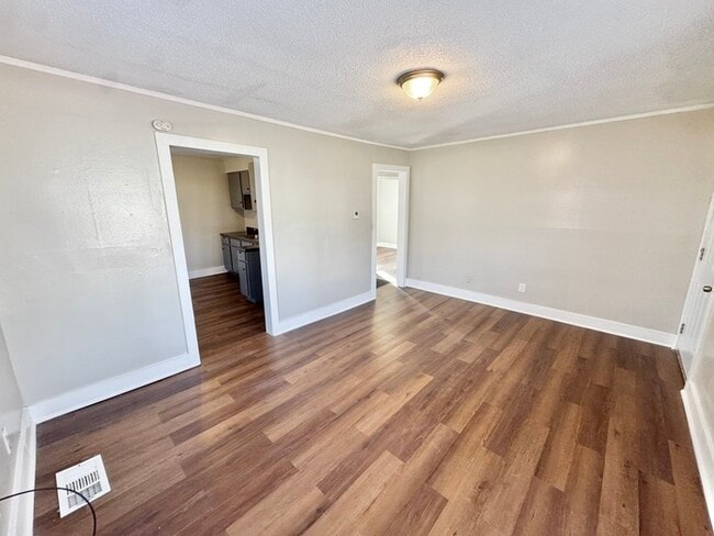 Building Photo - 2071 Hubert Ave