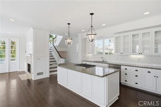 Building Photo - 315 Goldenrod Ave