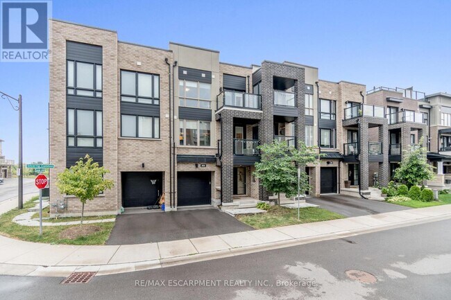 Building Photo - 3036 Silvertip Common