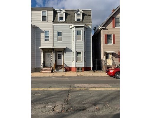 Building Photo - 522 Saratoga St