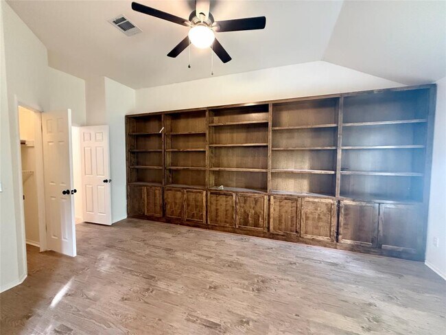Building Photo - 6106 Skahan Ln