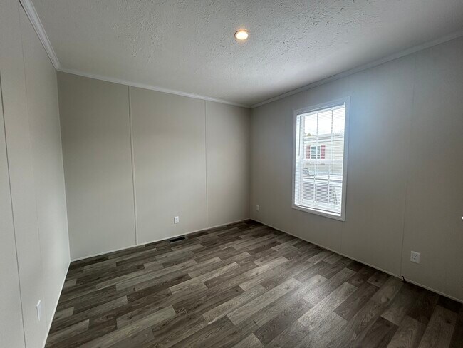 Foto del edificio - 2364 Maple Dr