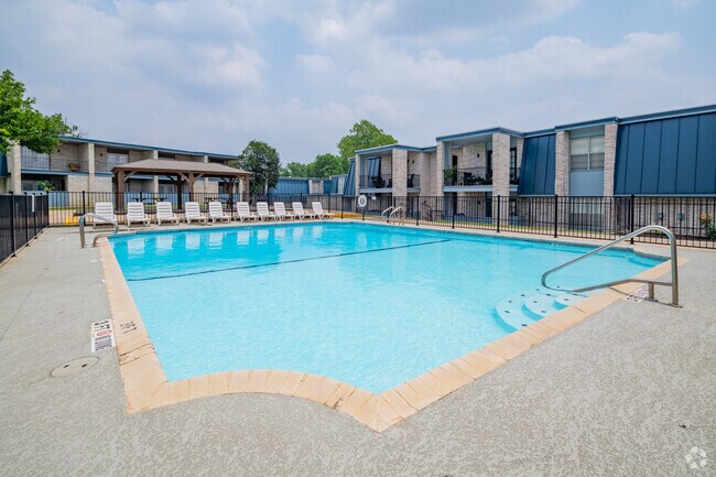 Pool - Vintage at Oak Hill
