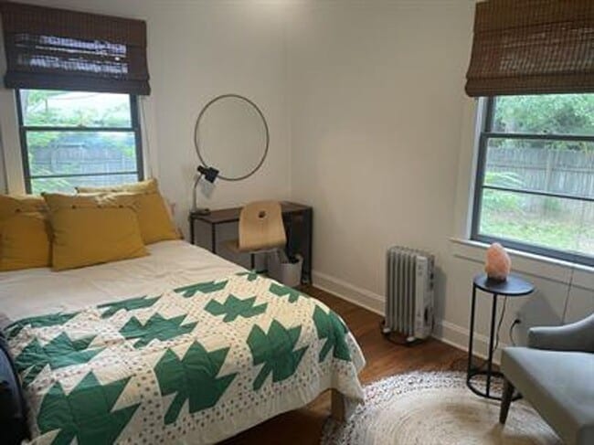 Foto del edificio - 2/1 Available Now